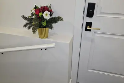 Image de 15 minutes to Edmonton International Airport Yeg & 20 mins to West Edmonton Mall