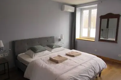 Image de Maison de campagne pouvant acueillir 15 pers avec piscine/jardin à 3h de Paris