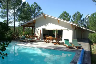 Image de Villa contemporaine avec piscine privée et WiFi à Petit-Piquey
