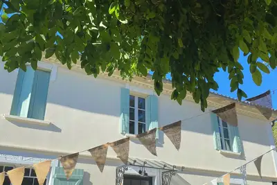 Image de Gîte « Les Jardins de l’Oasis »\nTout confort pour 12 personnes