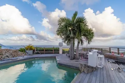 Image de Magnificent 4 Br Villa Located on Deve Heights