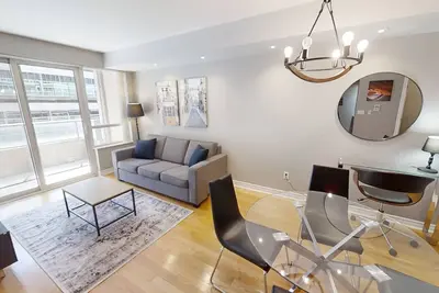 Image de Centrally Located 1+1br Condo in Dt Toronto
