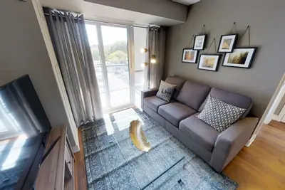 Image de Charming 3-Br Condo in Dr Toronto