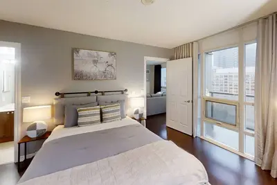 Image de Comfortable 3-Br Condo in Dt Toronto