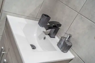 Stunning Apartment at Molineux - Free Parking & Wi-Fi