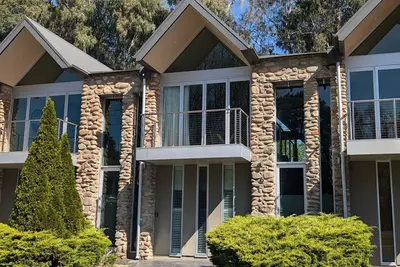 Image de Unit 6 Centenary Park Townhouse