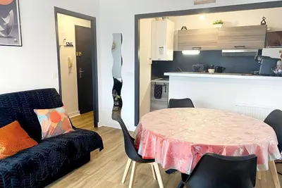 Image de Cosy T2 tout confort proche du marché centre ville à Royan. Tout confort