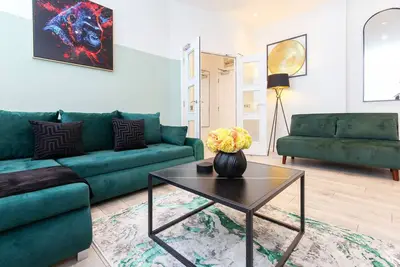 Image de The Lanes Royale - Rose Platinum Properties