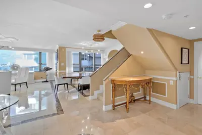 Image de Huge Beachfront Lux Condo 2400sqft 5 Bedroom 5 Bathroom with Ocean and Bay Views