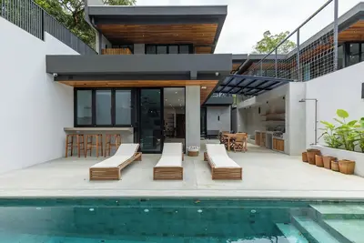 Image de Casa Delfines – Modern Luxury Retreat in the Heart of K Section Guiones