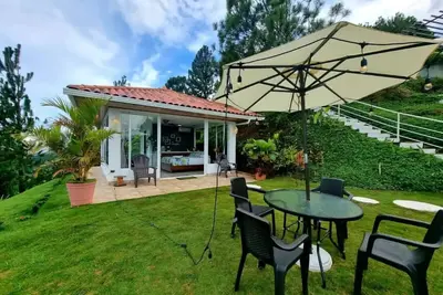 Image de Modern Cabin for 8-12 tall people from the maria
