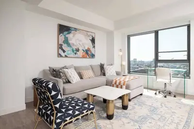 Image de Upscale 1br near Mit Harvard with Parking!