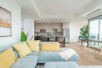 Image de Upscale Penthouse w Gym & Parking near Mgh & Tufts