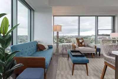 Image de High Rise 3 Br Retreat w City Skyline Views, Shared Gym