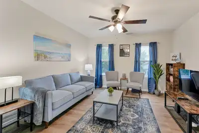 Image de Charming 2-bedroom apartment in delightful Hampton with WiFi, 30+ Day Stay