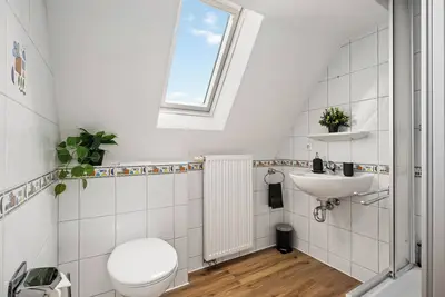 Image de Self-check-in apartment with high-speed WiFi and free parking in the city center