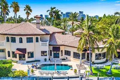 Image de Majestic Waterfront Villa / Venice of America / Heated Pool / Canal View & Access / Royal Key