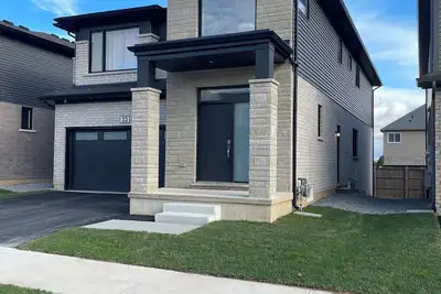 Image de Modern, well-equipped, and centrally located