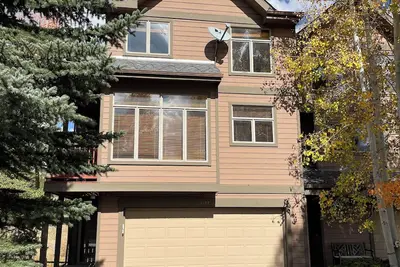 Image de Updated Townhome with 3 Primary Suites, directly on RecPath and Dillon Reservoir