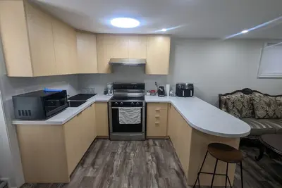 Image de Cozy 2-bedroom apartment in Brampton with Ac, WiFi, and separate entrance