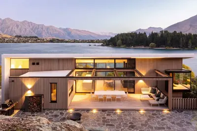 Image de Lakeside on Park Street by MajorDomo | Stunning Architectural Home Walking Distance from Central Queenstown with Spa Pool, Lake & Mountain Views