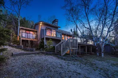 Image de Cobblestone Waterfront cottage 4 Bedrooms, 2 Bathrooms, Sauna at Lion Head