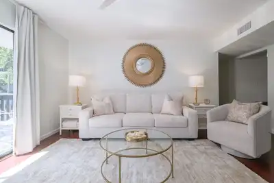 Image de 5 Star Luxury Living in Homewood Minutes from Samford!