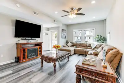 Image de 2 Blocks to Beach: Apt w/ Grill in Ocean Gate!