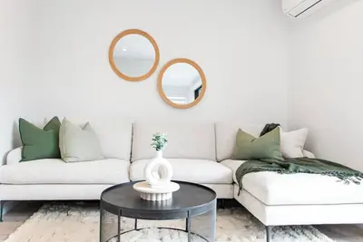 Image de Cranford, St Albans: with free Carpark