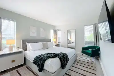 Image de Trendy 1br with Pool & Modern Amenities
