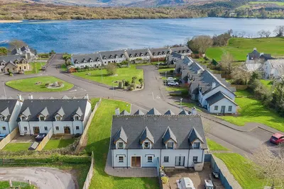 2 bedroom home in Kenmare with sea views to sleep 4