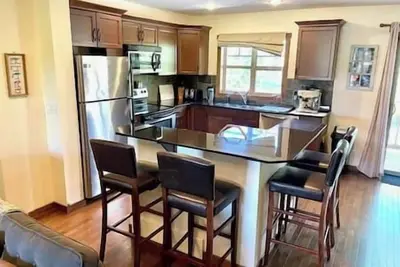 3 Bdr Townhouse / Pet friendly / Great Location