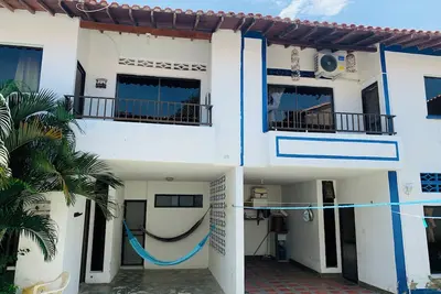 Image de One block from the sea, tourist boardwalk! Ideal apartment for families.