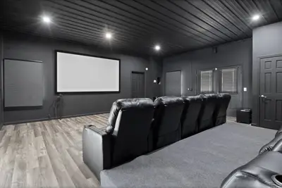 Image de Seneca Lakefront | Hot Tub\/Movie Theater\/16 guest