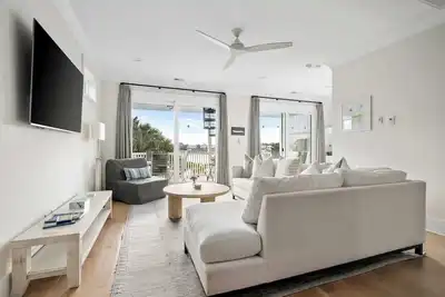 Image de On Folly Time | Beach Oasis with Water Views