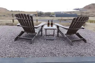 Image de Seaview Cabin, Walk to the beach & harbour
