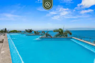 Image de Oceanfront 2 Br Condo with Beachclub