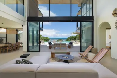 Image de Beachfront staffed Villa w/breakfast, jacuzzi, pizza oven