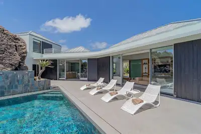 Exceptional 4br Villa Overlooking the Ocean