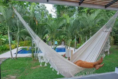 Image de Tres Lodge Villa 10 min walking to the beach