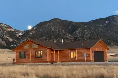 Image de Beautiful 3bedroom log home w/breathtaking views in Madison Valley near Ennis, Mt