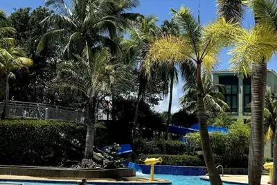 Image de Resort-Style Beach + LazyRiver