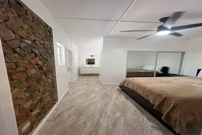 Image de New Remodeled Modern 2 Bed, Ac, Generator\n