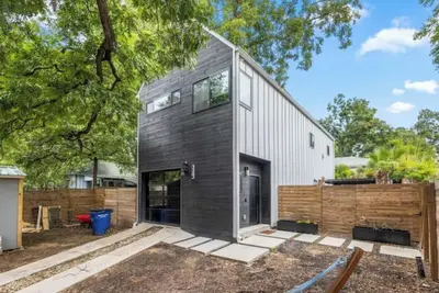 Image de Walkable! Huge Modern House - 9 real beds