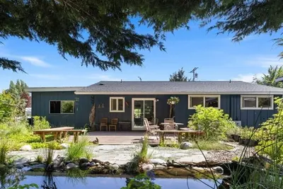 Image de 4-bedroom house - Beach Access in enchanting Bellingham with Ac, WiFi