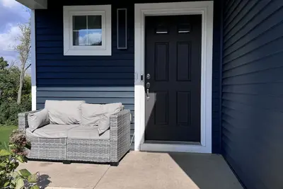 Image de Charming 3-bedroom Led vibe cozy house with Ac and WiFi in Steeple Chase.