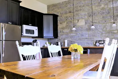 Image de Luxury Limestone Suite is a Home Away from Home