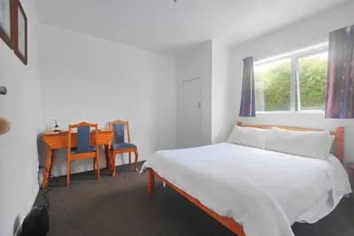 Image de Charming 2-bedroom unit in lovely Wellington with Ac, WiFi sale on now