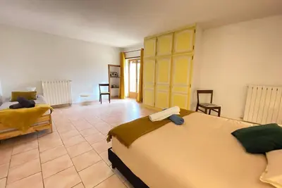 Image de 84b3 - Freesia, suite dans Mas Provençal du 18ème siècle