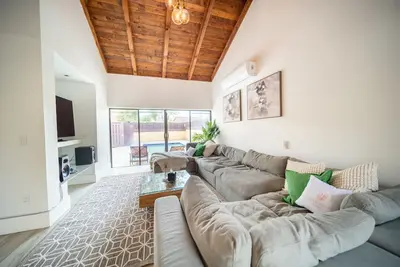 Image de Spacious Vitality Villa in Miami with dedicated workspace 3 bed 2 bath